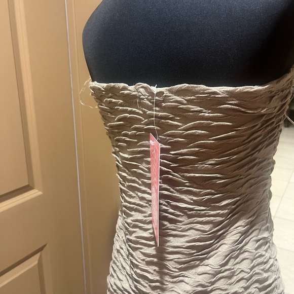 Dress really cute - Picture 2 of 4